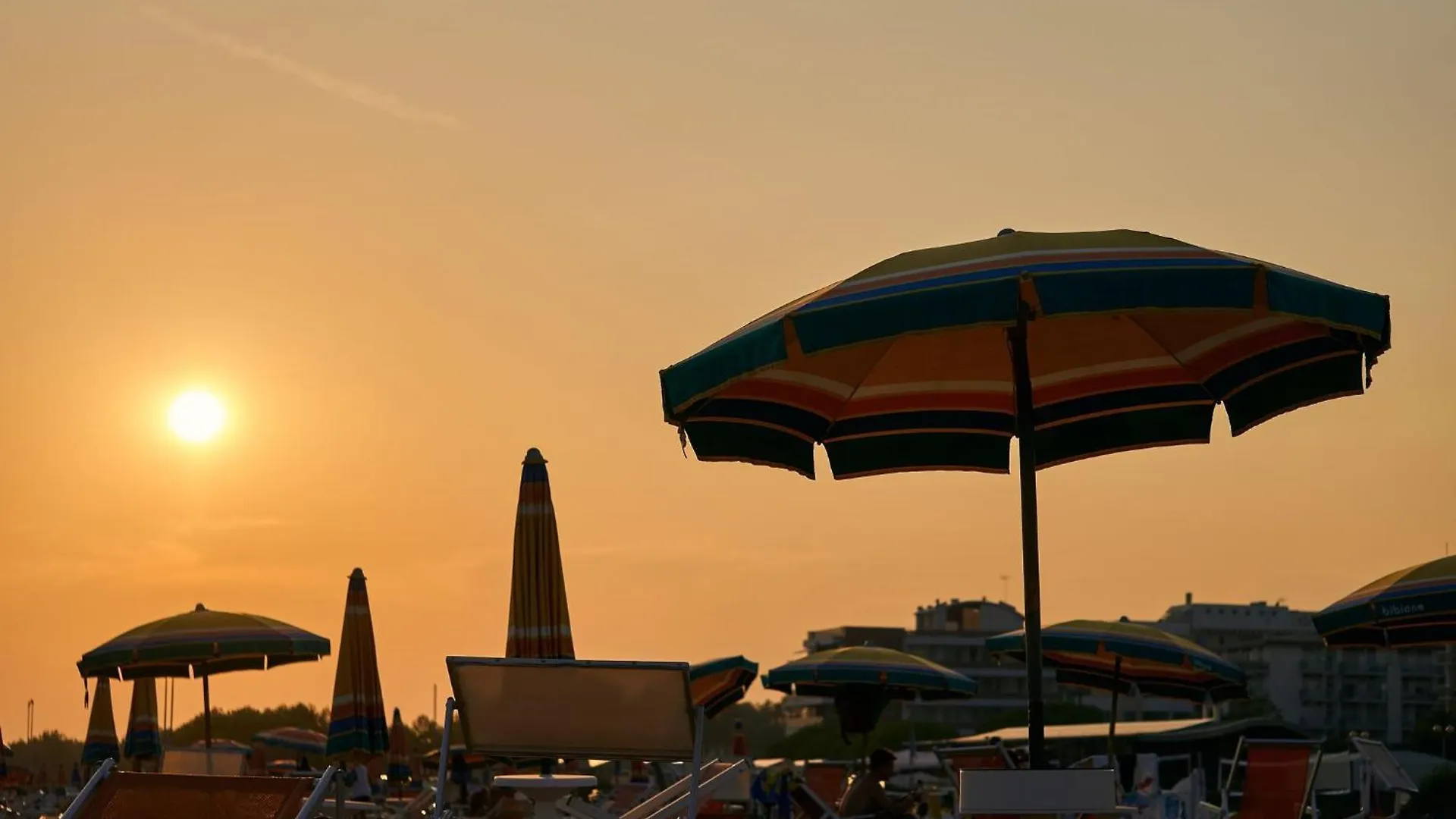 Trendy Seafront Apartment With Terrace Bibione Italy