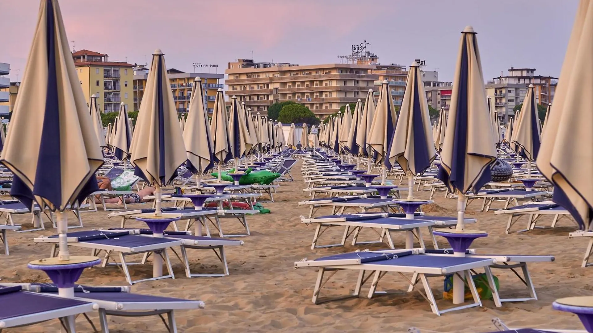 Trendy Seafront Apartment With Terrace Bibione
