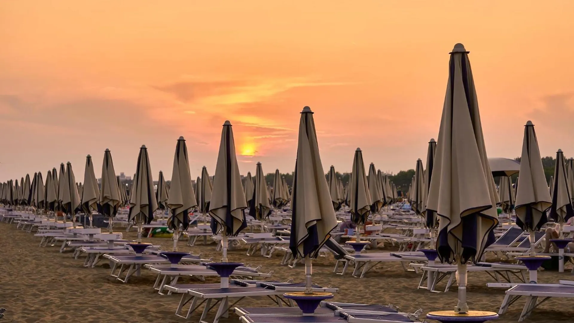 Trendy Seafront Apartment With Terrace Bibione