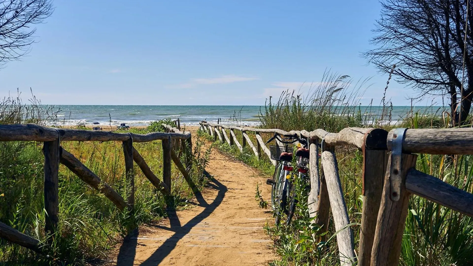 Trendy Seafront Apartment With Terrace Bibione